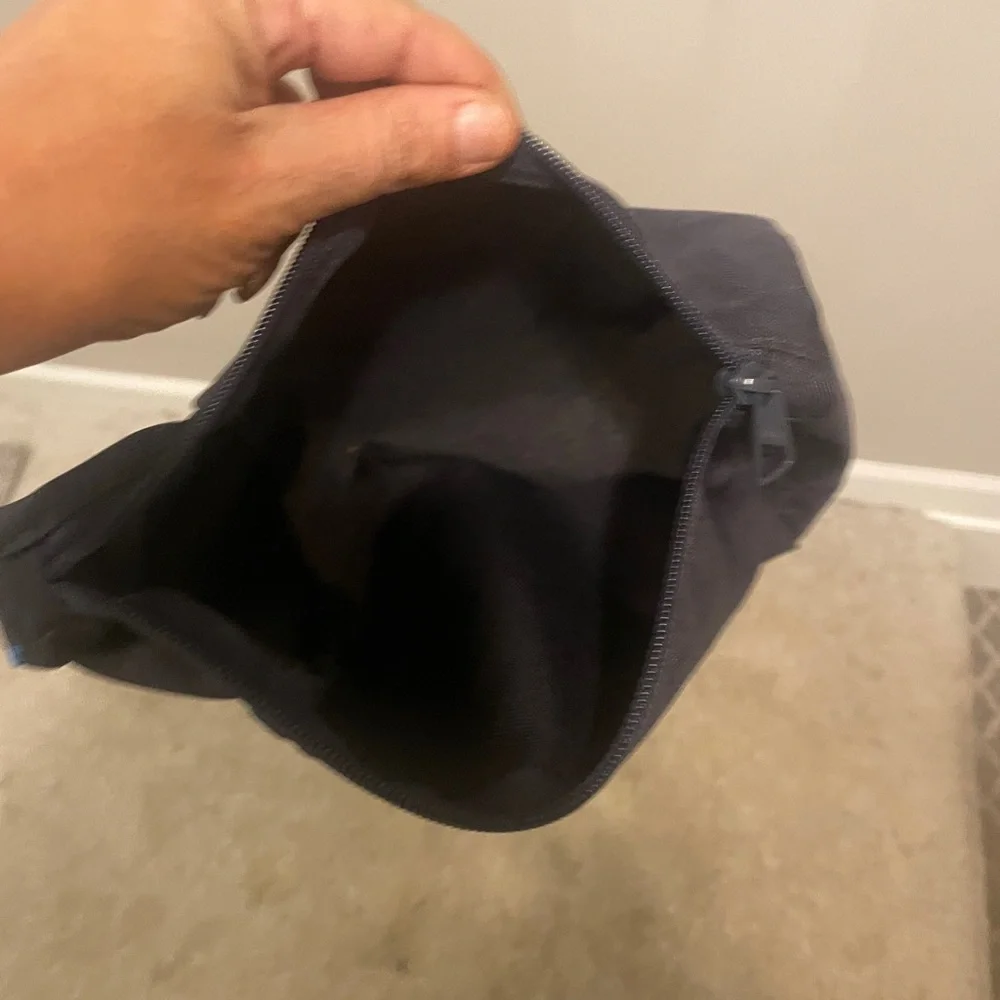 Toiletry Bags - Picture 2 of 6